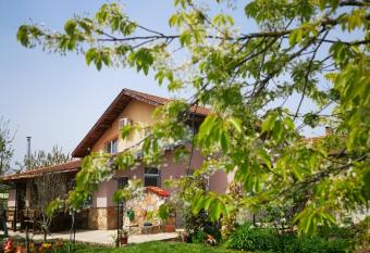 Guest House Ezerets has Balcony rooms