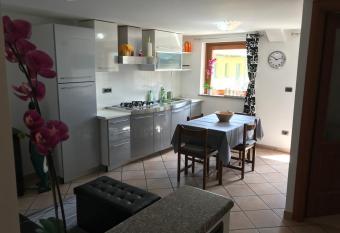 casa vacanze nicoletta has Smoking/Balcony rooms