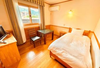 Nikko Akarinoyado Villa Revage has rooms with a private hot tub