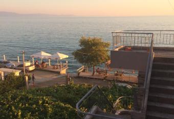 Borsh Beach Apartments - BBA allows 18 year olds to book a room