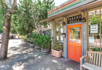 Panama Hotel has Balcony rooms