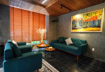 Lahome Villa Apartment allows 18 year olds to book a room