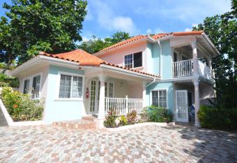 Tropical Lagoon Resort has Balcony rooms