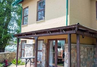 Catmandu has Balcony rooms