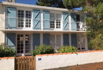 La Gimoniere has Balcony rooms