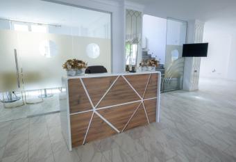 Hotel Maryiotis has Balcony rooms