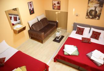 Hotel&SpaMontenegro Rivijera has rooms with a private hot tub