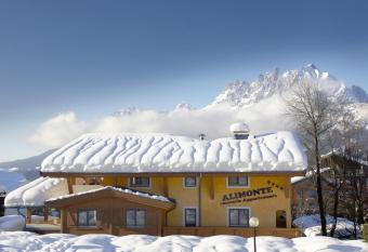 Alimonte Romantic Appartements has Balcony rooms