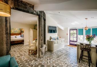 Grange Boutique Hotel allows 18 year olds to book a room