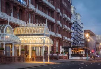 DoubleTree By Hilton Brighton Metropole has Balcony rooms