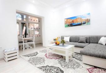 Kala Lux Apartment has Balcony rooms