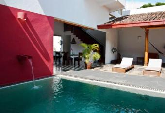 Los Patios Hotel Granada has Balcony rooms