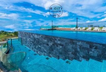 Mid Valley Southkey Mosaic by Greatday has Balcony rooms