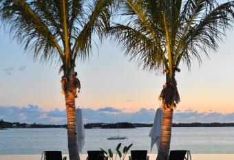 Hamilton Princess & Beach Club - A Fairmont Managed Hotel has Balcony rooms