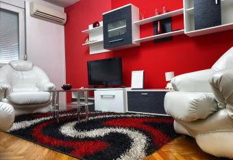 Apartment Centar Deluxe has Balcony rooms