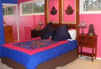 Tambaridge Bed & Breakfast has Balcony rooms