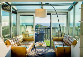 Sand in the City allows 18 year olds to book a room