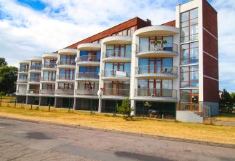 Vienas po kitu has Balcony rooms