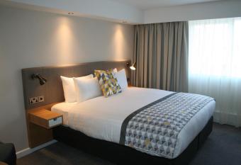Holiday Inn South Normanton M1, Jct.28, an IHG Hotel allows 18 year olds to book a room