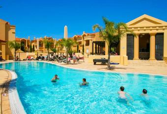 Luxury 3-bedroom apartment at high-end Praia da Luz allows 18 year olds to book a room