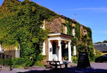 The Grove Ferry Inn has Balcony rooms