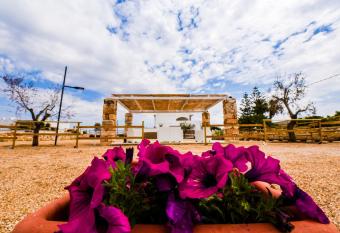 Sea Salento Casa Vacanze has Smoking/Balcony rooms