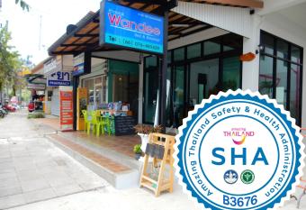 Wandee Bed & Breakfast has Balcony rooms