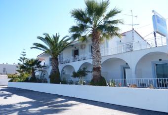 Manthos has Balcony rooms