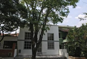 Duplex Casa 1 allows 18 year olds to book a room