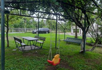 Kobuleti 4-Bedroom Apartment has Balcony rooms