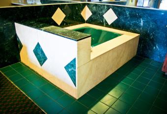 La Mirage Inn Lax Airport has Smoking rooms