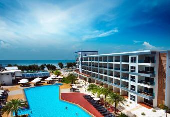 GrandBlue Condominium By Dirk has Balcony rooms