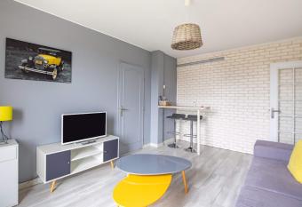 Appart T3 Bien situ   a Bourges + Wifi has Balcony rooms