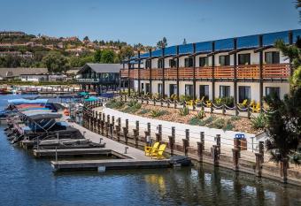 Lakehouse Hotel And Resort has Balcony rooms