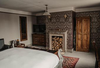 Elephant Hotel allows 18 year olds to book a room