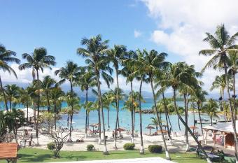 Hotel Fleur d Epee - Plage de Bas du Fort allows 18 year olds to book a room