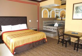 Diamond Inn has Smoking rooms