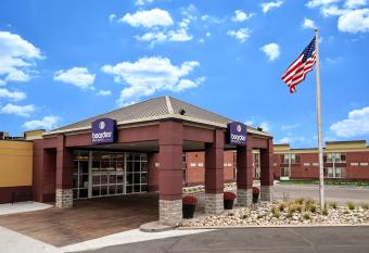 Boarders Inn & Suites by Cobblestone Hotels - Grand Island allows 18 year olds to book a room