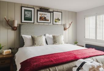 Hare And Hounds Newbury allows 18 year olds to book a room