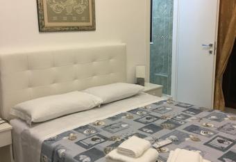 Vendicari has Balcony rooms