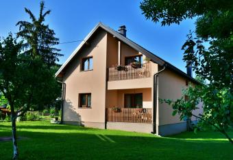 Apartman Jelena has Balcony rooms