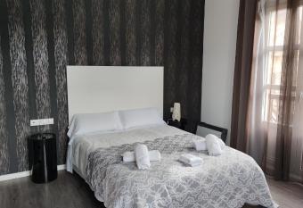 Hotel Oleum has Balcony rooms