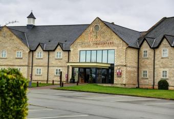 Best Western Plus Pastures Hotel allows 18 year olds to book a room