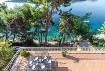By the Sea Apartment Marta has Balcony rooms