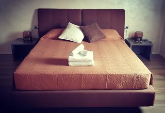 Ca  dell Angelo allows 18 year olds to book a room