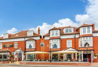 Revelstoke Hotel allows 18 year olds to book a room