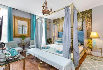 Mama   s Inn Boutique Guest House allows 18 year olds to book a room