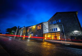 The Saddleworth Hotel allows 18 year olds to book a room