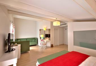 Baga Hotel allows 18 year olds to book a room