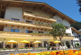 Hotel Englhof has Balcony rooms